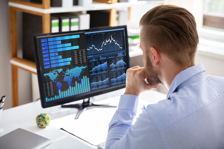 Data screen. Черный аналитик. Аналитик информации
